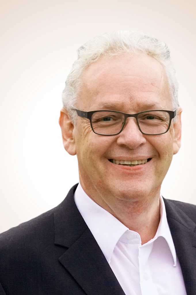 Lütke2023